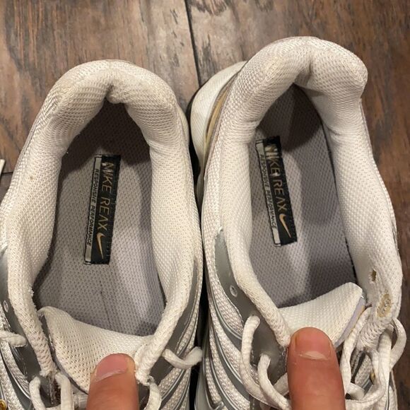 nike reax run 3 size 11 white with grey metallic accents and gold around swoosh - Picture 3 of 8